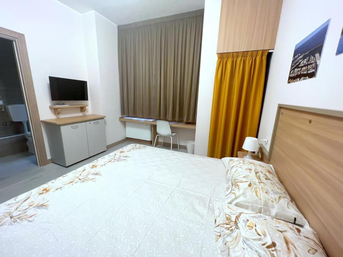 Sissi Comfort Rooms Foresteria Lombarda Monza Ngoại thất bức ảnh
