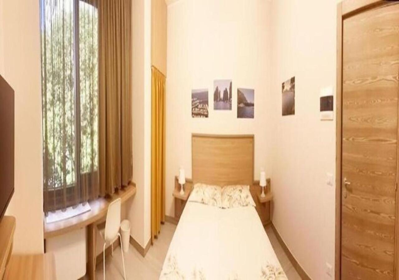 Sissi Comfort Rooms Foresteria Lombarda Monza Ngoại thất bức ảnh