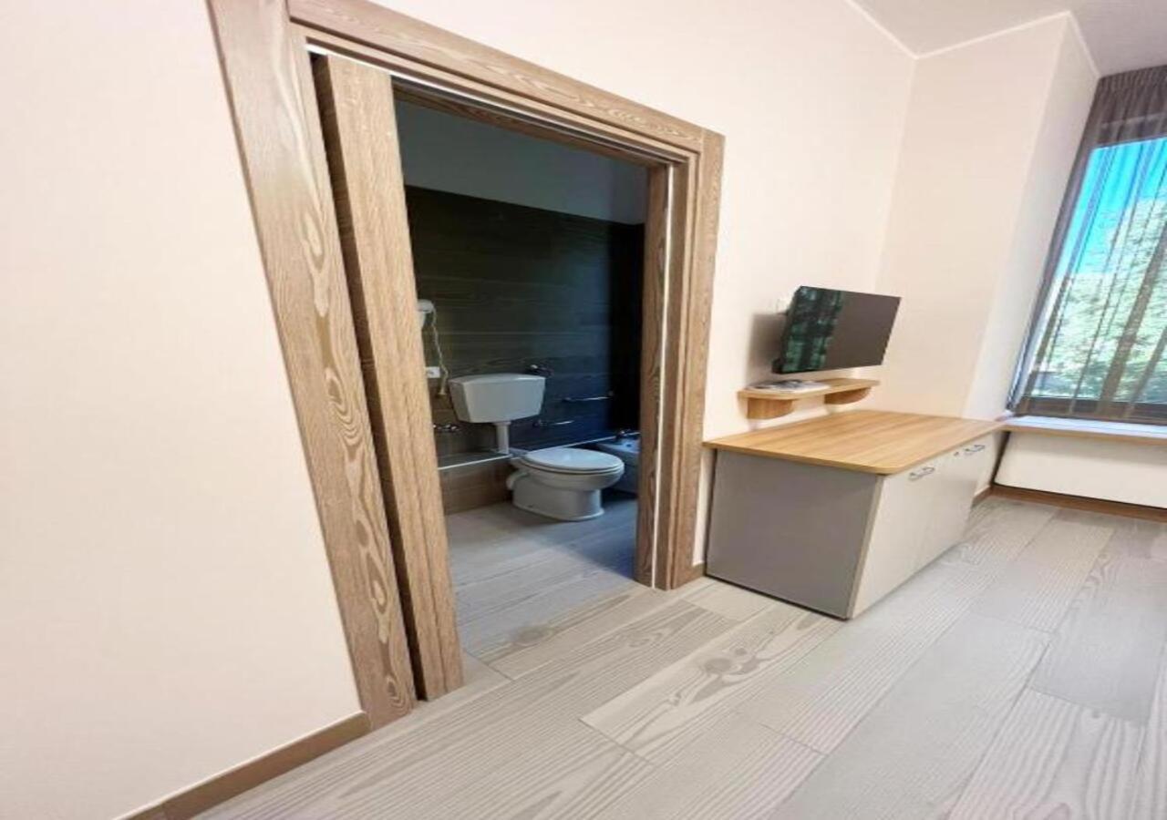 Sissi Comfort Rooms Foresteria Lombarda Monza Ngoại thất bức ảnh