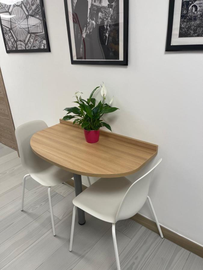 Sissi Comfort Rooms Foresteria Lombarda Monza Ngoại thất bức ảnh